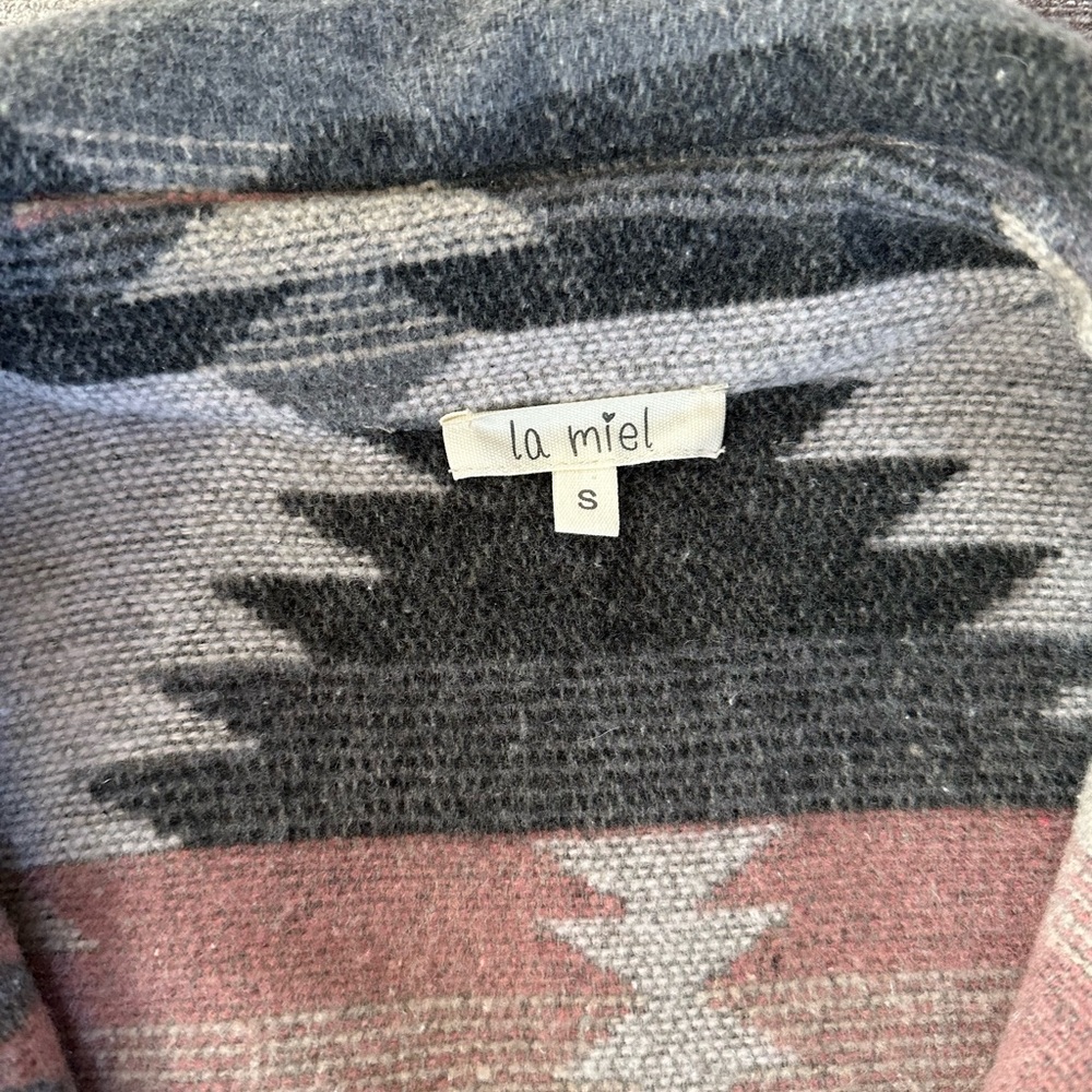 Aztec Shacket - Picture 5 of 5